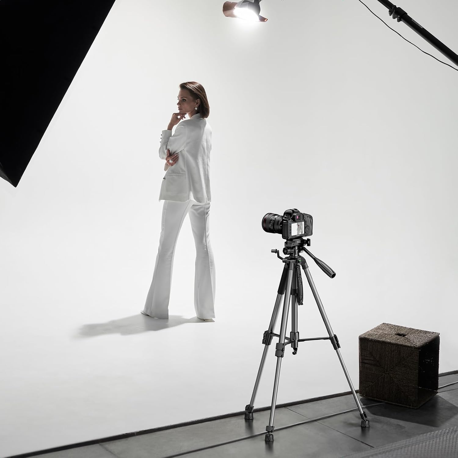 UGREEN 15187 Professional Camera Tripod Stand 69" Heavy Duty Aluminum Tripod for DSLR/SLR - Image 7