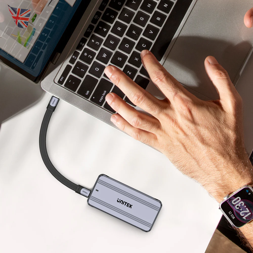 UNITEK SolidForce Reefer TurboCool USB4 40Gbps M.2 SSD Enclosure with Cooling Fan - Image 6